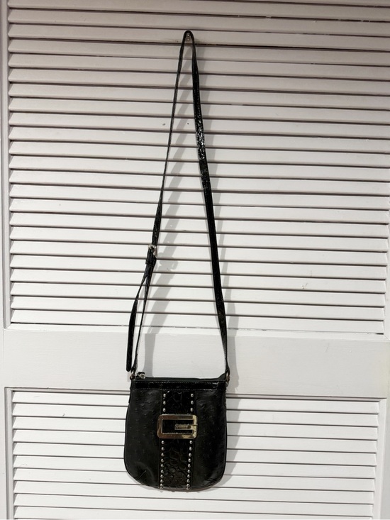 Guess Handbags - Guess Leather Crossbody  Purse Floral Print Interior with Silver Logo Plaque